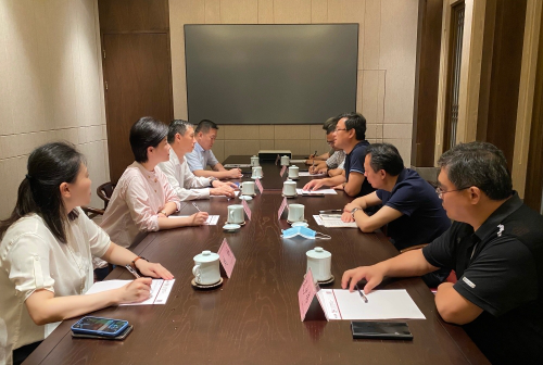 濟(jì)南市中區(qū)負(fù)責(zé)人會見玲瓏董事長 濟(jì)南市中區(qū)負(fù)責(zé)人會見玲瓏董事長
