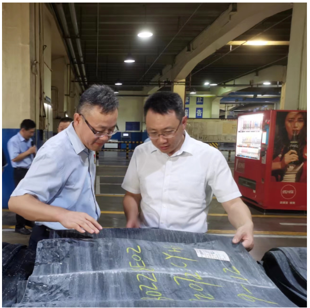 輪胎公司治理整改，副市長(zhǎng)現(xiàn)場(chǎng)調(diào)度
