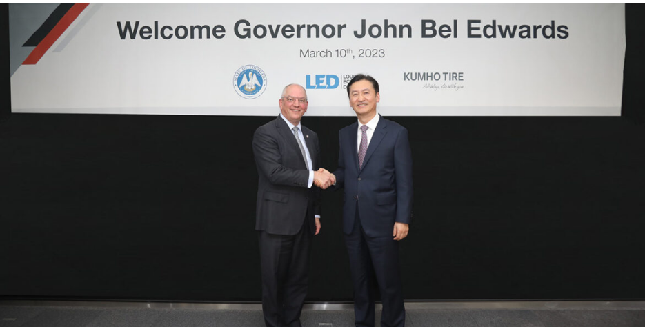 由路易斯安那州州長(zhǎng) John Bel Edwards 率領(lǐng)的貿(mào)易代表團(tuán)訪問(wèn)了錦湖輪胎位于韓國(guó)首爾的總部。代表團(tuán)，會(huì)見(jiàn)了錦湖輪胎首席執(zhí)行官 Il-Taek Jung、全球銷(xiāo)售主管 Seung-Bin Lim 和供應(yīng)鏈管理主管 Eun-Sun Lee。