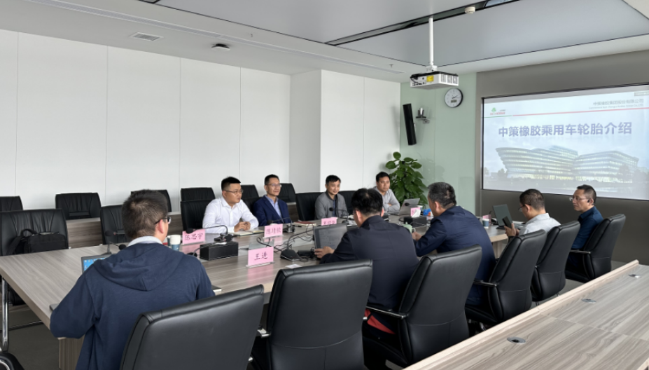 中策橡膠集團股份有限公司高級副總經(jīng)理葛國榮率隊訪問猛士汽車科技有限公司CEO曹總、CMO萬總，雙方在多個領(lǐng)域展開深入合作討論。此次訪問中，葛國榮一行還有機會參觀了猛士汽車工廠，并親自試駕，體驗了猛士917卓越的越野性能。